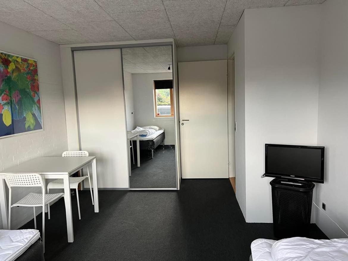 Ebbesens Bed And Bath - Two Double Rooms Herning Bagian luar foto